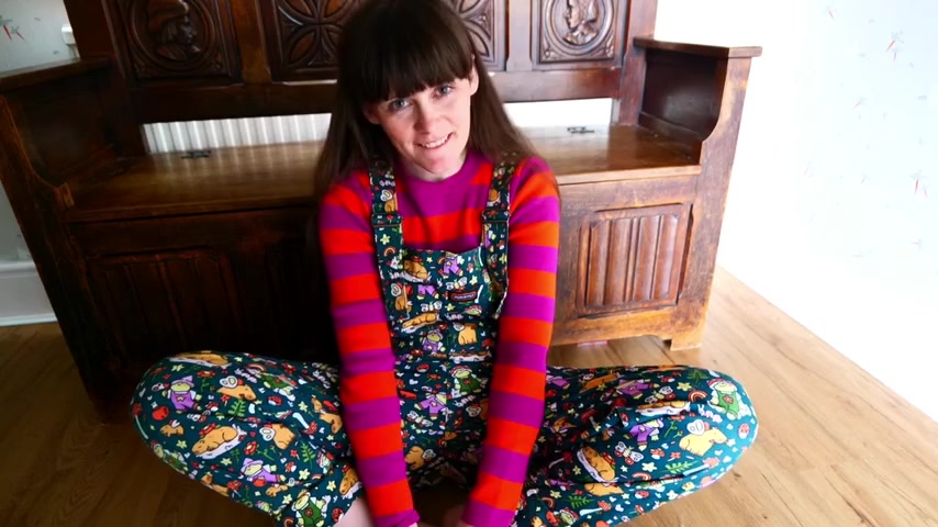 Sydney Harwin – FREAKY FAMILY TRADITIONS