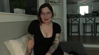 Bettie Bondage – Milky Stepmommy Helps You