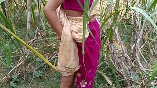 Girlfriend of the village on the edge of the forest fucked the bush on the way