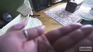 SashaCurves - Giantess Mom Can’t Stop Herself