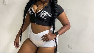 My stepmother's huge ass makes me cum too fast